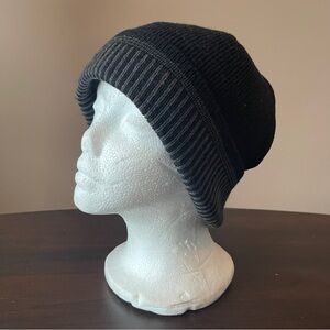 Black Faux Fur Lined Knit Skull Hat